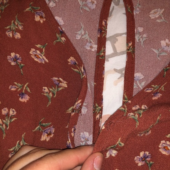 American Eagle Floral Romper - Picture 6 of 9